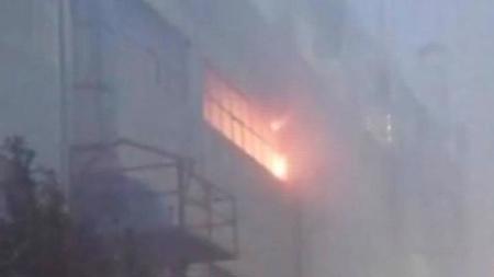 إخماد حريق ضخم نشب بمصنع بإسطنبول