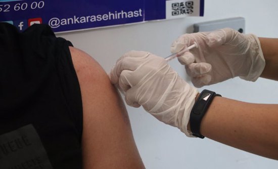 تركيا.. اقتراح فرض بطاقة التطعيم ضد كورونا في المواصلات والأماكن المغلقة