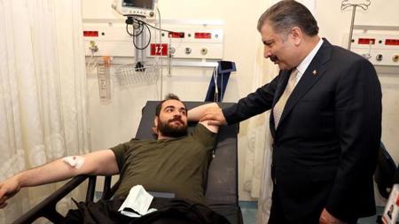 وزير الصحة التركي يتفقد المرضى في مستشفيات اسطنبول