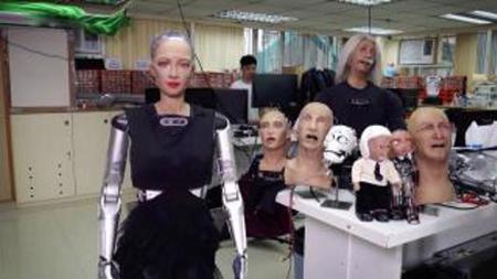 خبراء يحذرون: جوجل تصدر جيلاً جديداً من الروبوتات يقارب المستوى البشري