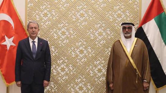 وزير الدفاع التركي يلتقي نظيره الإماراتي في أبو ظبي