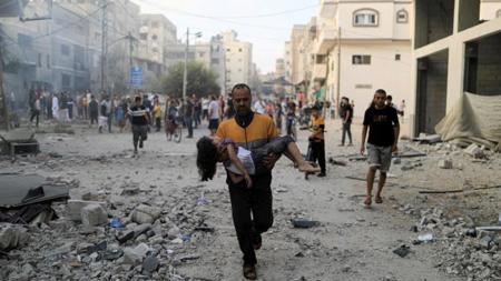 ارتفاع حصيلة ضحايا الحرب على غزة إلى 2215 شهيد و8174 مصاب