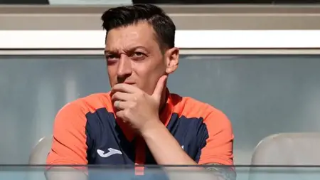 كم تقدر ثروة لاعب كرة القدم الألماني " مسعود أوزيل"؟
