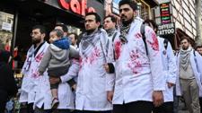 "مسيرة صامتة ومعاطف ملطخة بالدماء" الأطباء في تركيا يحتجون على الحرب في غزة