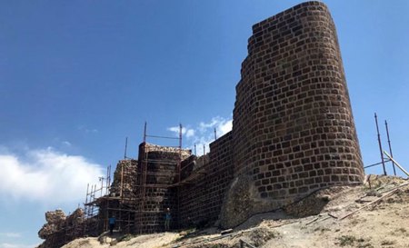 تركيا ..ترميم قلعة عمرها 3000 عام تعود إلى العصر الأورارتي