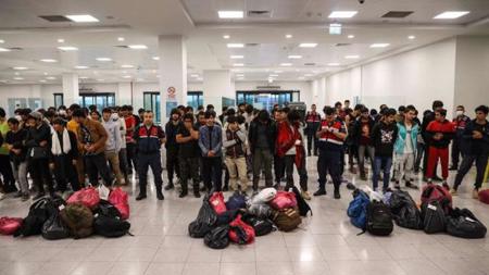 تركيا ..استمرار عمليات ترحيل المهاجرين غير الشرعيين 