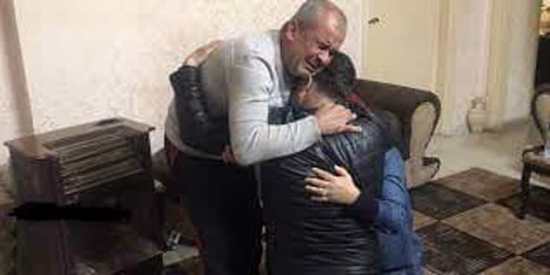 لحظات مؤثرة.. لاجئ سوري  يلتقى والديه بعد فراق 10 سنوات 