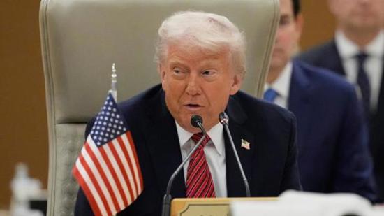 عاجل:ترامب: سنرفع العقوبات عن سوريا عاجل:ترامب: سنرفع العقوبات عن سوريا