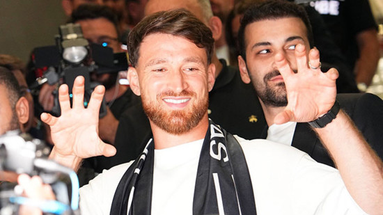 صالح أوزجان يصل إسطنبول لاستكمال انتقاله إلى بشيكتاش