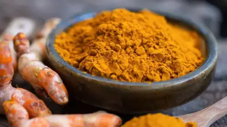 مكمّلات الكركم تنتشر عالمياً.. فهل فوائدها الصحية مثبتة علمياً؟