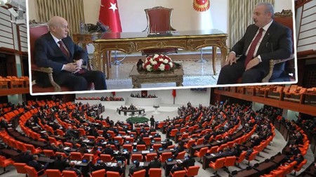دولت بهجلي يستلم رئاسة البرلمان التركي من مصطفى شنطوب
