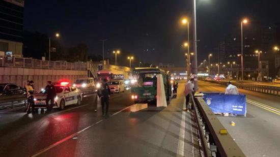مصرع شخص صدمته سيارة أثناء عبور الطريق بإسطنبول