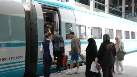 تركيا تعلن زيادات إضافية في سعة القطارات خلال عيد الأضحى المبارك