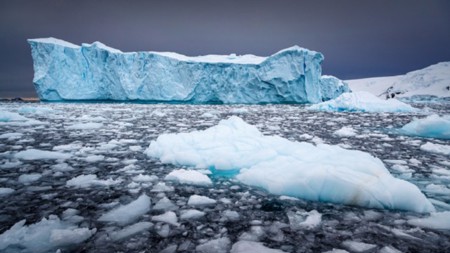 العالم في خطر كبير.. ذوبان الأنهار الجليدية ينذر بموجة من الأوبئة الجديدة!