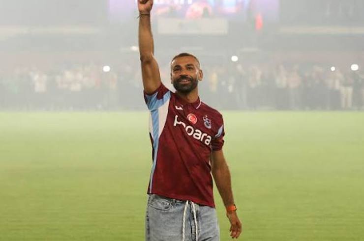 محمد صلاح يرزق بمولوده الثالث.. وشقيقته تكشف اسم أول أبنائه الذكور
