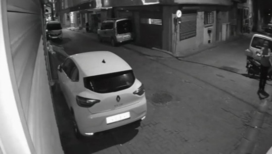 توقيف 5 أشخاص بعمليةٍ ضدّ تنظيمَين إجراميَّين وراء هجماتٍ مسلّحة وحادثة حرقٍ متعمّد بإسطنبول