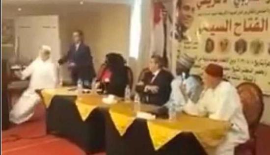 وفاة السفير السعودي "محمد القحطاني" أثناء مؤتمر مباشر بمصر