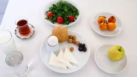 خبراء أتراك: الاستيقاظ على السحور في رمضان يقلل من وقت الجوع