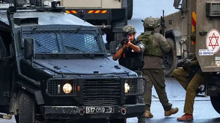 قوات الاحتلال تعتقل 58 فلسطينياً في مداهمات واسعة بالضفة الغربية بينهم مسنّ وطفل من ذوي الاحتياجات