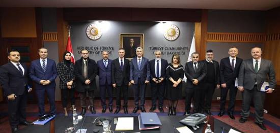 اتحاد رجال الأعمال الفلسطيني التركي يبحث التعاون التجاري مع وزارة التجارة التركية