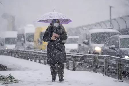 توقف المدارس وإغلاق للطرقات..الثلوج تشل الحياة  في إسطنبول