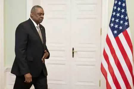 وزير الدفاع الأمريكي يقصف اليمن من داخل المستشفى