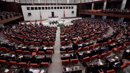 البرلمان التركي يوافق على تمديد تواجد قواته العسكرية في سوريا والعراق