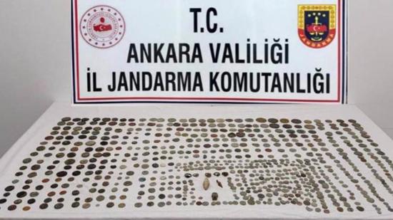 ضبط 718 قطعة أثرية تاريخية في أنقرة