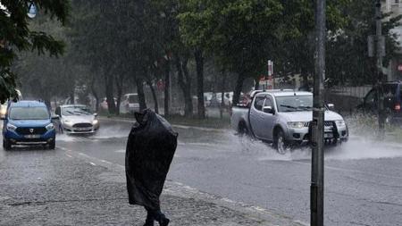 الأرصاد التركية تحذر منطقة مرمرة من الأمطار والرياح والسيول