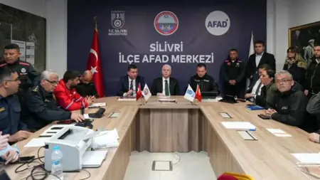 إسطنبول:عقد اجتماع لمتابعة آثار الزلازل في سيليفري وبويوك شكمجة