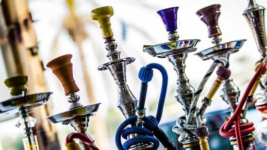 السعودية تغلق عددًا من مقاهي الشيشة والـ lounge الموسيقية بعد ضغوط المحافظين السعودية تغلق عددًا من مقاهي الشيشة والـ lounge الموسيقية بعد ضغوط المحافظين