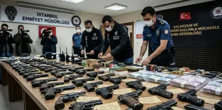 ضبط 20 مسدسًا في إسطنبول