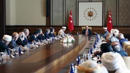 أردوغان يستقبل وفد من الاتحاد العالمي لعلماء المسلمين
