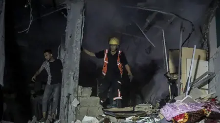 الدفاع المدني في غزة ينتشل رفات عشرات الفلسطينيين