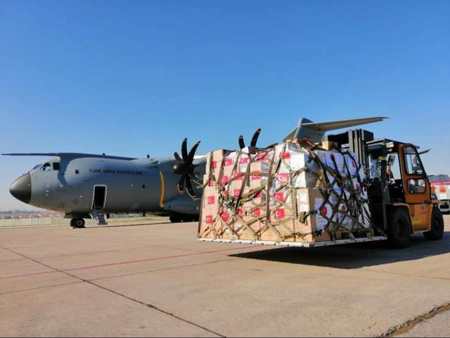طائرة تركية تصل تونس محملة بمساعدات طبية لمواجهة كورونا