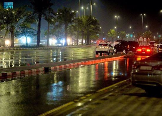 تحذيرات من أمطار غزيرة تضرب السعودية حتى الأربعاء المقبل