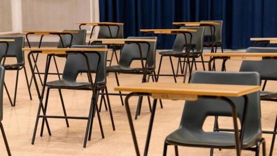 عائلات إيرانية في الكويت تبحث عن مدارس بديلة