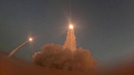 جندي إسرائيلي يبيع لإيران مقاطع اعتراض صواريخ مقابل المال.. والشين بيت يعتقله بعد تواصله عبر تليغرام