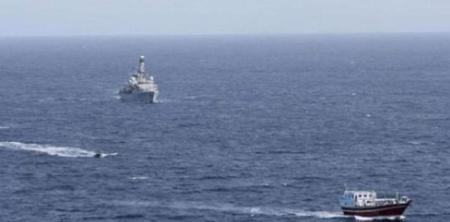 بعد الهجوم على ناقلة نفط.. رصد طائرة مسيرة تحوم فوق سفينة في خليج عمان