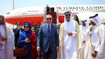 أردوغان يلتقي بأمير قطر الشيخ تميم بن حمد 