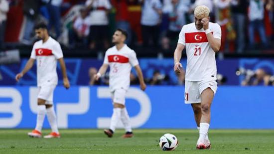 "أحداث مثيرة شهدتها المباراة".. المنتخب التركي يخسر أمام نظيره البرتغالي