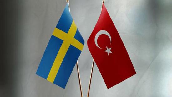 السويد تسمح بإحراق المصحف أمام سفارة تركيا في ستوكهولم