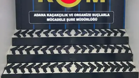 ضبط 50 قطعة سلاح غير مرخصة داخل سيارة في أضنة