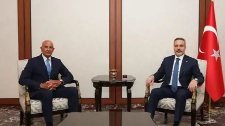 وزير الخارجية التركي يستقبل السفير الأمريكي باراك قبيل قمة الناتو