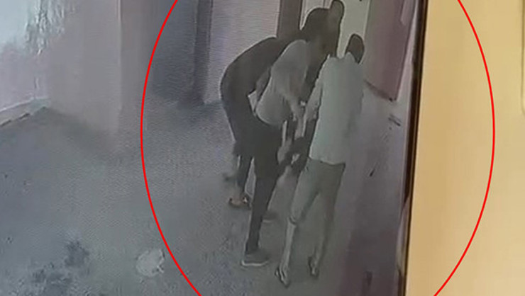 مدير مدرسة في ماردين التركية ينقذ طفلاً كادت السكاكر تودي بحياته