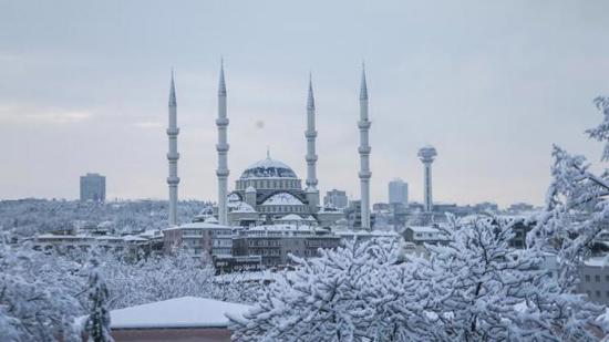 الأرصاد التركية تحذر من أمطار غزيرة وثلوج في معظم أنحاء البلاد