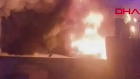 السيطرة على حريق في مصنع نعال أحذية بأضنة