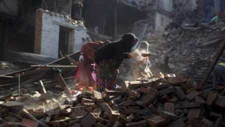 عاجل /مصرع 6 أشخاص في زلزال هز نيبال بقوة 6.6 درجة