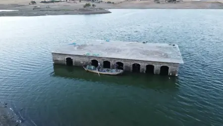 تركيا..الجفاف يكشف قرية غارقة منذ 30 عامًا في يوزغات