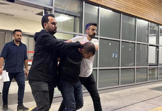 توقيف مشتبهٍ طعن زوجته السابقة بسكّينٍ وأصابها بجروحٍ بالغة في كوتاهيا